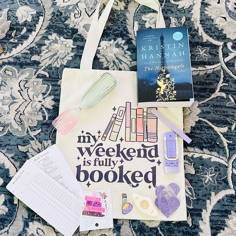 Book-Themed Tote with Reading Accessories